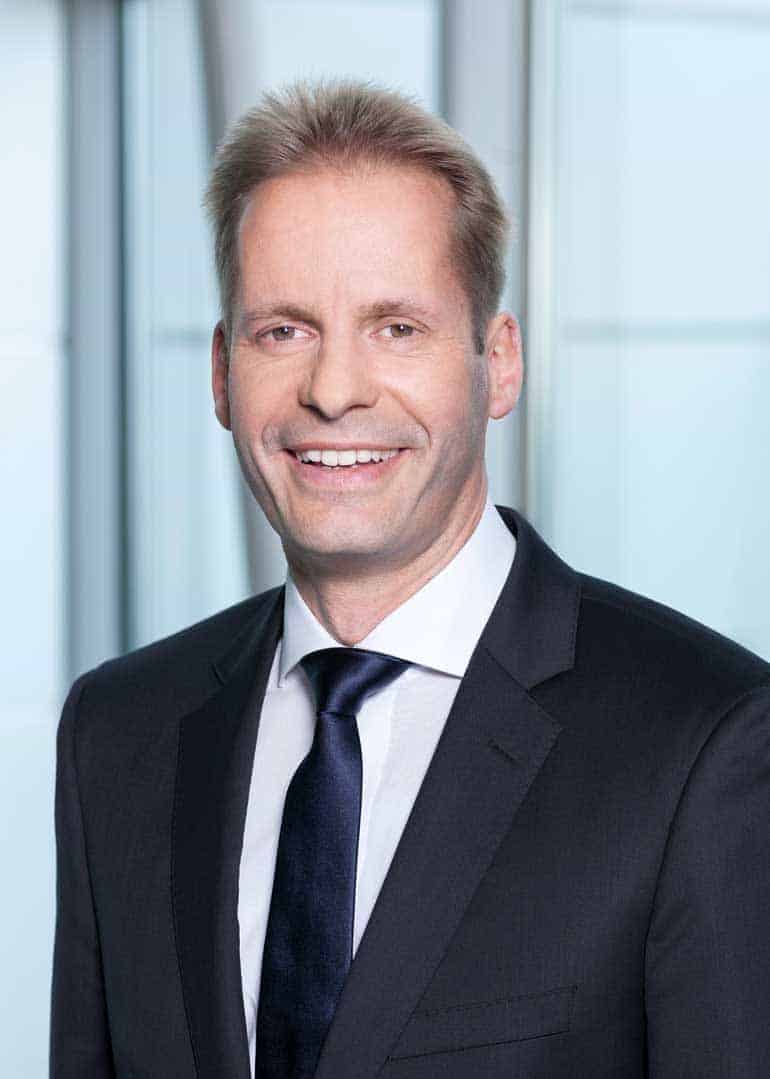 Commerzbank CIO <b>Stephan Müller</b>, Bereichsvorstand Group Information ... - CIO-Mueller_Stephan_Commerzbank-800