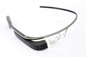 „Google Glass Main“ von Tim.Reckmann - Eigenes Werk. Lizenziert unter Creative Commons