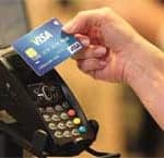 Visa_kontaktloses-Bezahlen-an-Kassenterminal-258