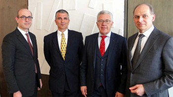 Auf dem Bild (v.l.n.r): Professor Michael Ilg (Vorsitzender DSV-Gruppe), Dietmar Dengler (GiroSolution), Hermann Stengele (Vorstand GiroSolution), Wilhelm Gans (DSV-Gruppe) DSV