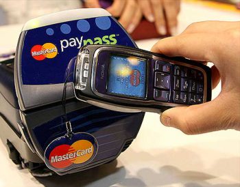 Nokia konnte das mit dem NFC-Mobile Payment per 3220 schon vor bald einem JahrzentMasterCard