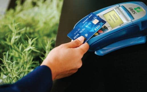 Contactless-card-on-reader_IDEX_klein
