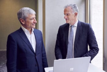 Jean-Philippe Courtois (l.), EVP und President, Microsoft Global Sales, Marketing &amp; Operations und Dr. Christof Mascher (r.), COO und Mitglied des Vorstands der Allianz SE