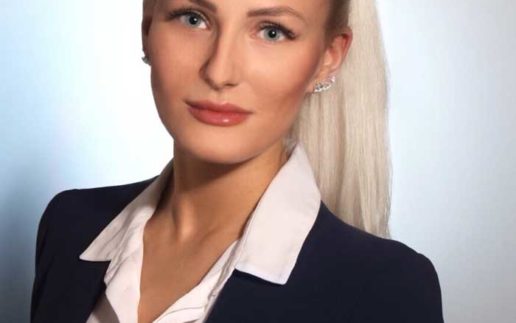Ann-Kathrin_Bendig-adesso-700