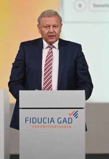 Aufsichtsratsvorsitzender Jürgen Brinkmann informierte auf der Hauptversammlung über die Ernennung von Ulrich Coenen zum weiteren Vorstandssprecher.