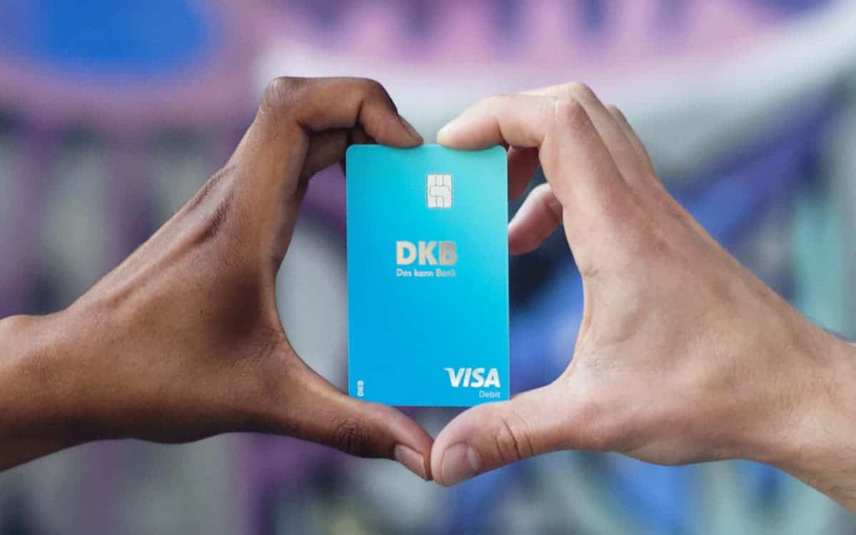Debitkarte statt Kreditkarte ist für DKB-Kunden künftig der Standard – alles andere kostet. <Q>DKB