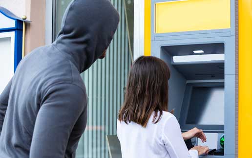 Skimming: Mehr Datenklau an Geldautomaten - Schadens­summe dennoch gesunken