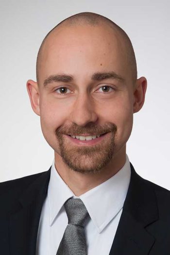 Experte für Generative AI & LLM : Dr. Richard Müller ist Managing Consultant Banken und Finanzdienstleister bei Senacor