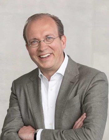 Jörg Hessenmüller (53) wird COO der Standard Chartered Bank