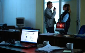 Verlassenes Callcenter - Symbolbild ReveKIReveKI