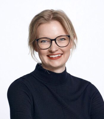 Sabrina Flunkert-Glinzer, CEO von Ratepay, präsentiert sich in einem professionellen Porträt. Ihre Rolle unterstreicht die Partnerschaft zwischen Avarda und Ratepay zur Verbesserung von Zahlungslösungen für Händler und Kunden.