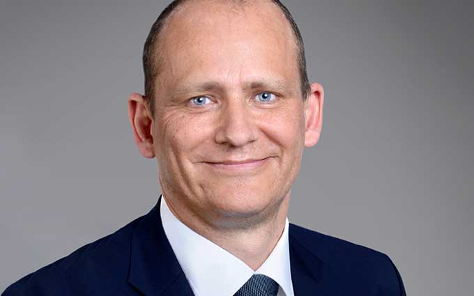 Geoffroy De Ridder, Leiter der Technology and Operations Unit bei der Lombard Odier Group, fokussiert sich auf die strategische Modernisierung von Legacy-Systemen durch KI-Innovationen, um Effizienz und Kosteneffektivität zu steigern.