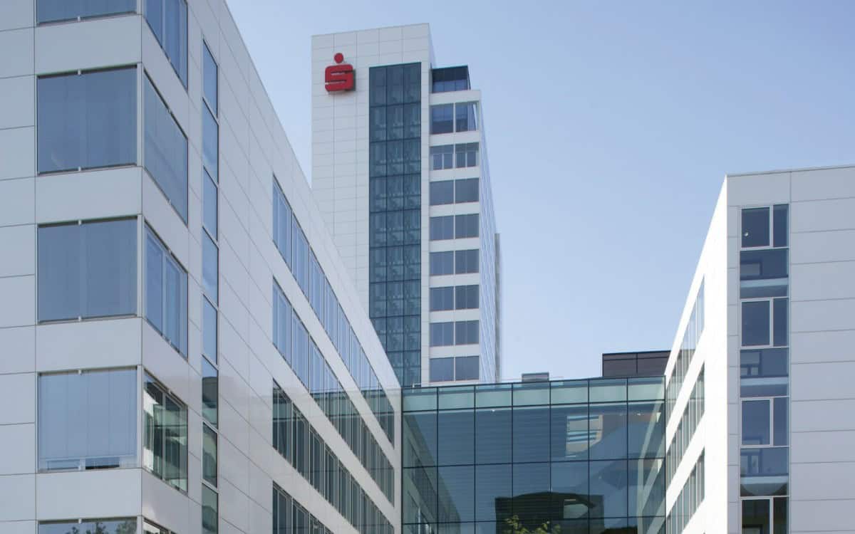 Finanz Informatik und IBM verlängern Partnerschaft – Fokus auf KI, Cloud und Cyber-Resilienz