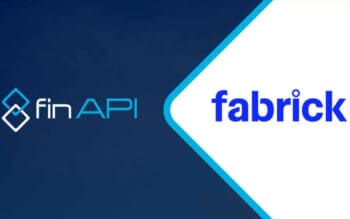 FinAPI Logo auf blauem Hintergrund neben dem Fabrick Logo auf weißem Hintergrund.
