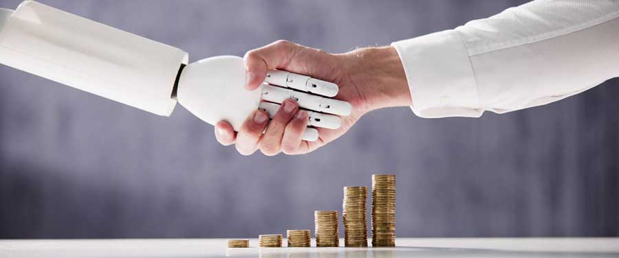 Eine humanoide Roboterhand und eine menschliche Hand führen einen Handschlag aus, während im Vordergrund Münzen gestapelt sind. Diese Darstellung symbolisiert die Zusammenarbeit zwischen Mensch und Künstlicher Intelligenz, unterstützt durch Technologien wie Nutanix.