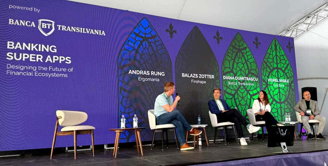 Im Rahmen des UNCHAIN Festivals in Oradea diskutieren Experten über „Banking Super Apps“ und deren Einfluss auf finanzielle Ökosysteme. Anwesend sind Andras Rung, Balazs Zotter, Diana Dumitrascu und Miorel Vasile, die innovative Ans