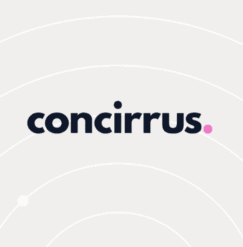 Concirrus Schriftzug-Logo vor grauem Hintergrund.
