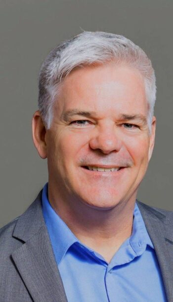Tom Molden, CIO of Global Executive Engagement bei NinjaOne, betont die Bedeutung von Patching für die Cybersicherheit. Aktuelle Systeme schützen vor bekannten Schwachstellen, doch viele IT-Verantwortliche verschieben notwendige Updates, was Risiken birgt.