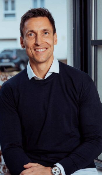 Mare Hojc ist Experte für KI-Sichtbarkeit.