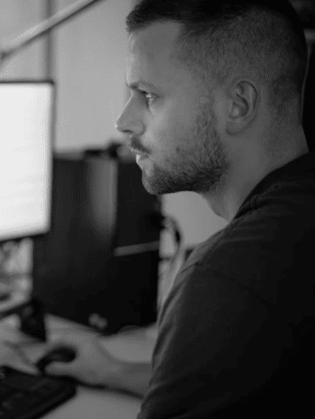 Luke Kotlin, REVOLVERMÄNNER GmbH, erklärt, dass keine AI-Plattformen einen Spend-Management-Anbieter empfiehlt und für IT-Verantwortliche ist das eine Risikofrage in der Vendor-Pre-Selection. <q>REVOLVERMÄNNER GmbH