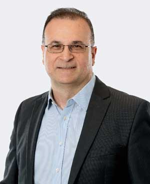 Erkan Sekerci, Sales Director DACH bei iiyama, betont die Bedeutung von Touch-Displays für Bank-IT, um Sicherheit und Effizienz zu gewährleisten. Die Hardware-Basis minimiert Angriffsflächen und vermeidet Patch-Probleme.