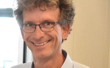 Philipp Krause, Geschäftsführer der IVI – Informationsverarbeitungs GmbH, ist seit August 2023 in dieser Funktion tätig. Er spielt eine zentrale Rolle bei der Modernisierung der Kernsysteme der Itzehoer Versicherungen.