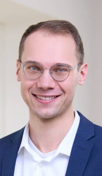 Tobias Ganowski ua über das KI-Budget von Banken und Versicherungen