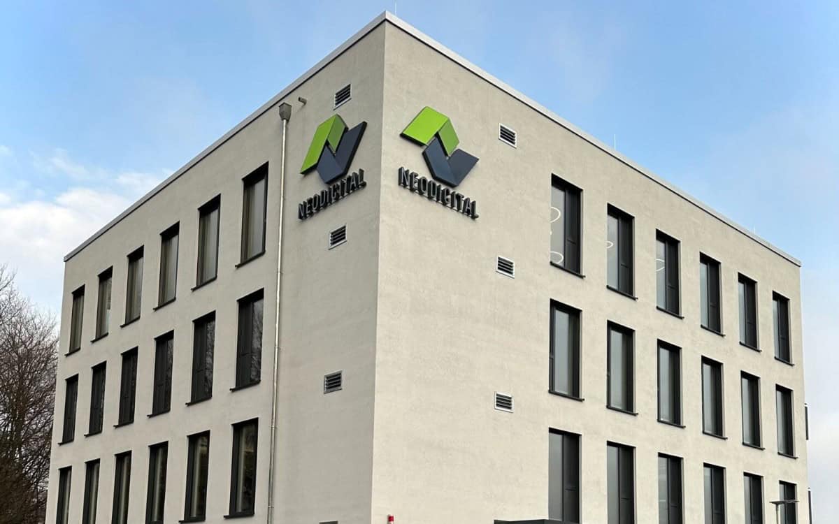 Neodigital gibt Risikoträgerrolle auf und wird Technologieplattform