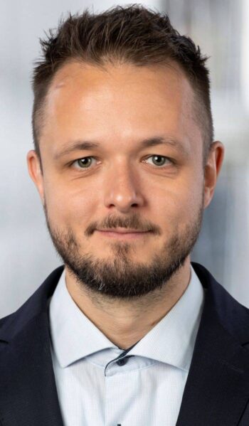 Fritz Greulich, DFIR-Spezialist bei SECUINFRA, spricht über die Limits bei DORA und die Herausforderungen, die sich aus den Anforderungen an digitale operationale Resilienz ergeben. Sicherheitsvorfälle müssen effektiv erkannt und gemeldet werden.